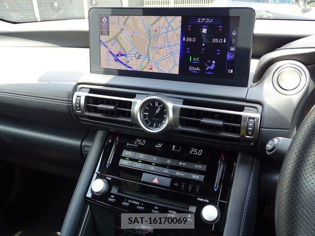Lexus IS 2021-09 354350-17