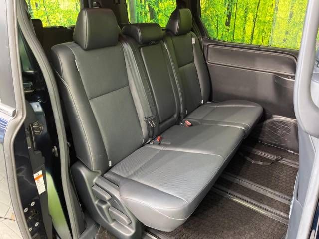 Toyota ESQUIRE 2017-07 7433-9