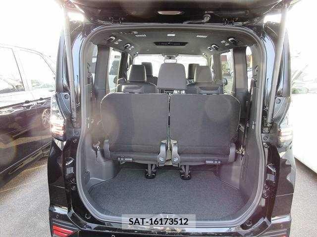 Toyota VOXY 2024-02 217839-15