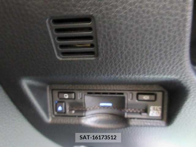 Toyota VOXY 2024-02 217839-11