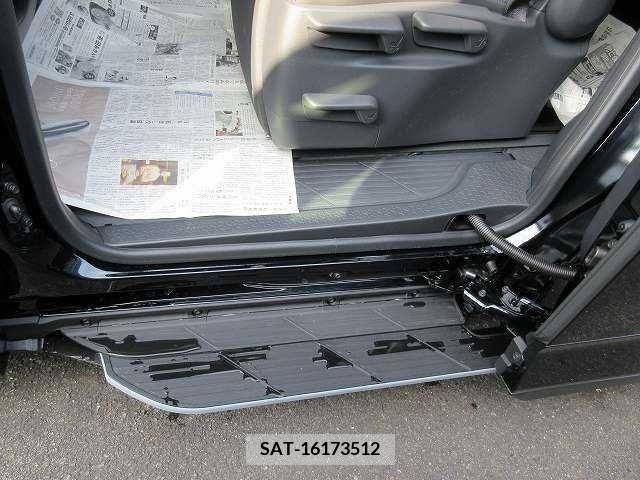 Toyota VOXY 2024-02 217839-14