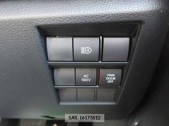 Toyota VOXY 2024-02 217839-7
