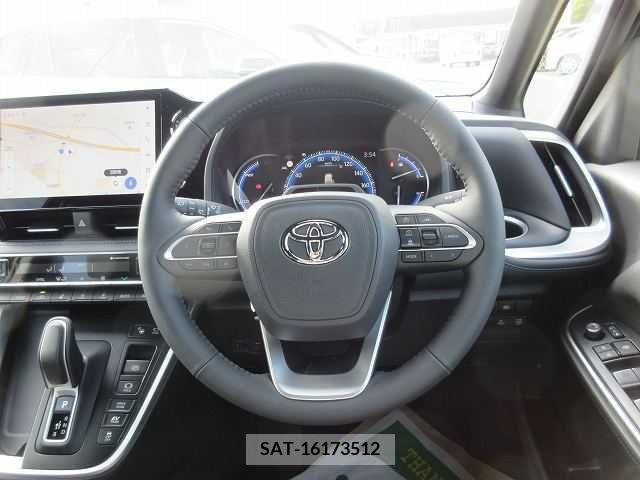 Toyota VOXY 2024-02 217839-3