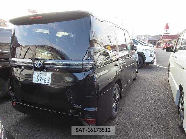 Toyota VOXY 2024-02 217839-2