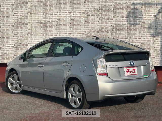 Toyota PRIUS 2010-04 282039-8