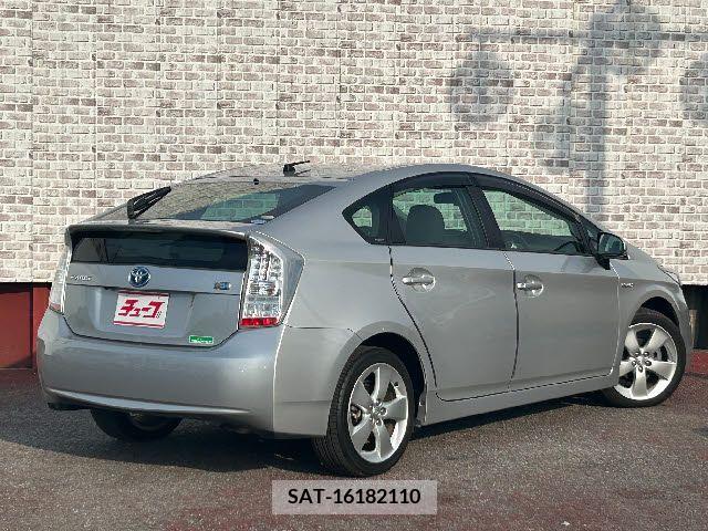 Toyota PRIUS 2010-04 282039-2