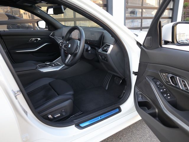 Bmw 3 SERIES 2023-06 28371-19