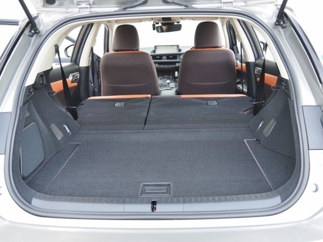 Lexus CT 2018-03 185655-15