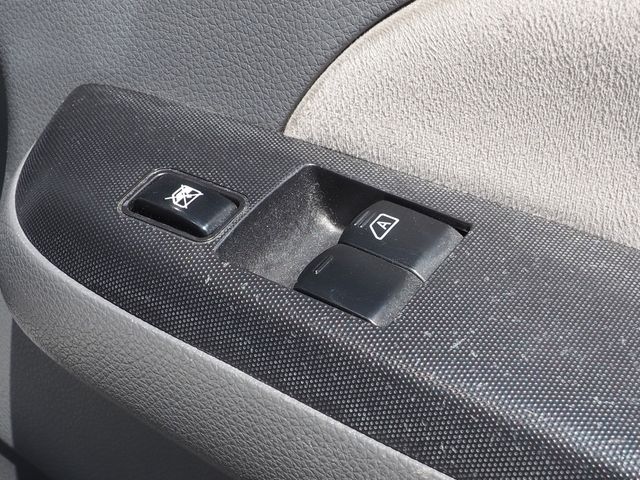 Nissan NV350 Caravan 2013-01 4857-7