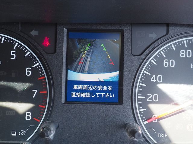 Nissan NV350 Caravan 2013-01 4857-6