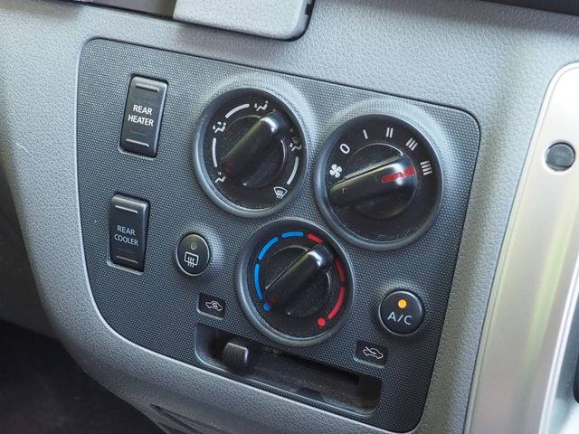 Nissan NV350 Caravan 2013-01 4857-8