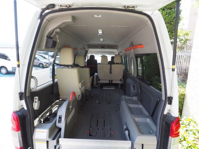 Nissan NV350 Caravan 2013-01 4857-12