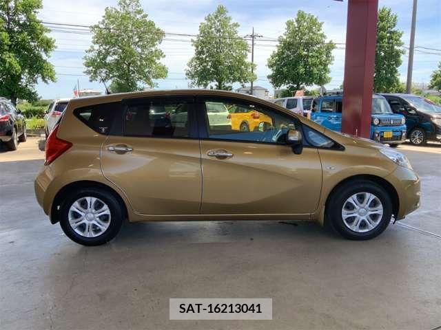 Nissan NOTE 2014-07 365467-4
