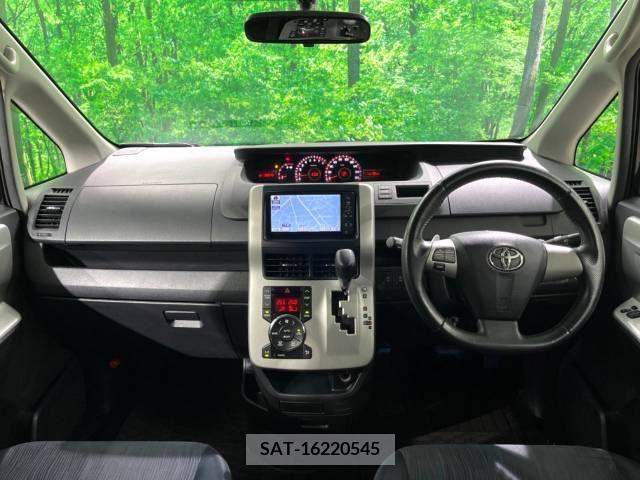 Toyota VOXY 2011-08 351411-1
