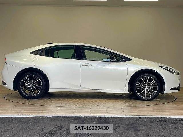 Toyota PRIUS 2023-12 366440-16