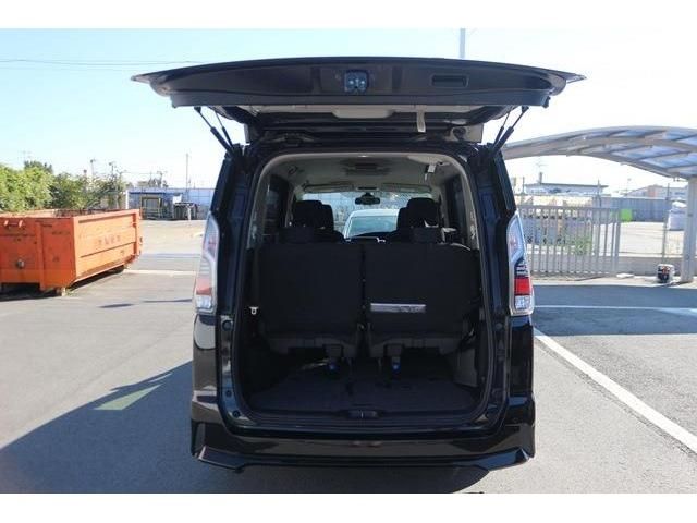 Nissan SERENA 2018-03 10734-11