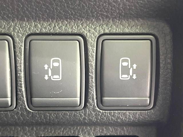 Nissan ELGRAND 2019-08 184723-7