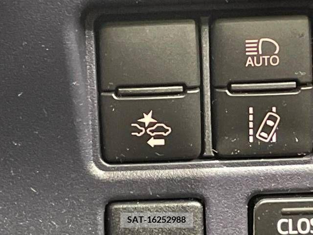 Toyota VOXY 2017-03 289148-3