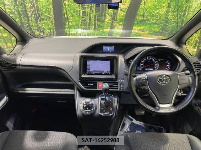 Toyota VOXY 2017-03 289148-1