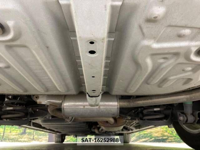 Toyota VOXY 2017-03 289148-19