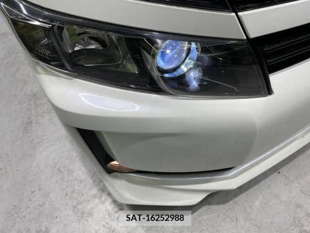 Toyota VOXY 2017-03 289148-12