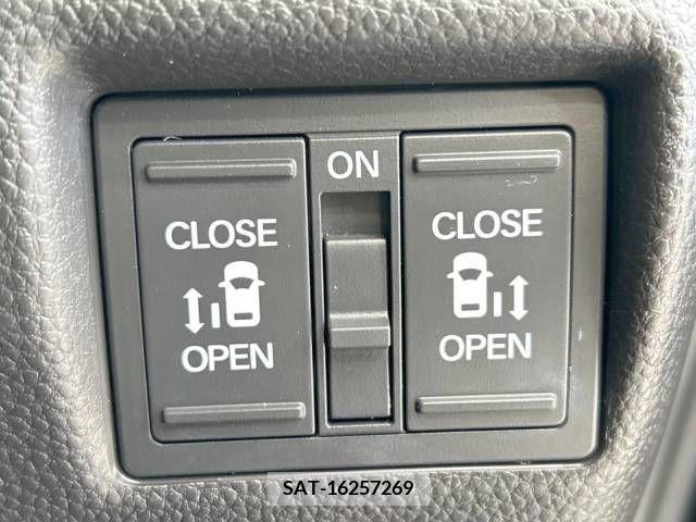 Honda N BOX CUSTOM 2018-04 341134-5