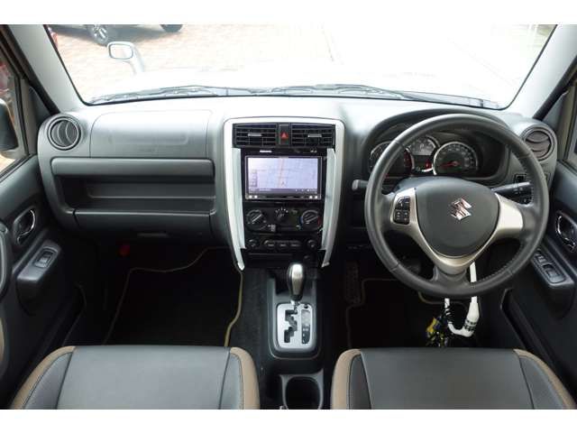 Suzuki JIMNY 2014-11 10853-4