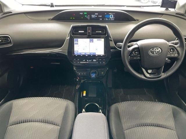 Toyota PRIUS 2019-01 984-8