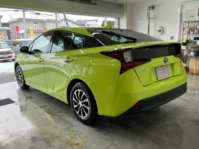 Toyota PRIUS 2019-01 984-3