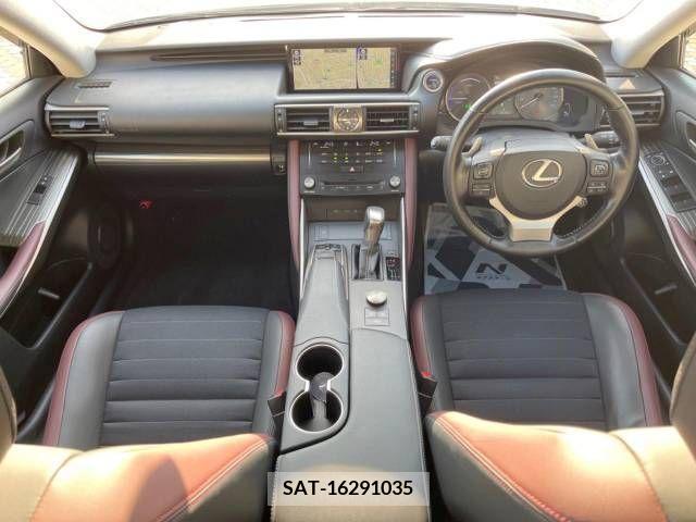 Lexus IS 2017-04 388343-1