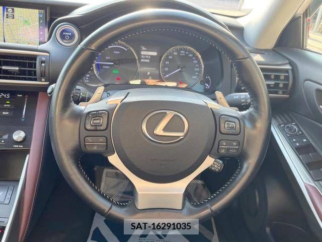 Lexus IS 2017-04 388343-11