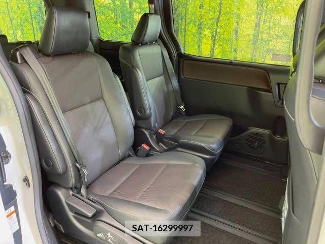 Toyota ESQUIRE 2018-11 343098-9