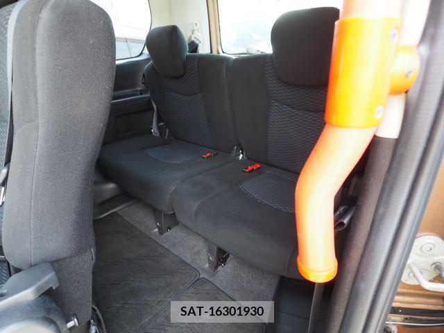 Nissan SERENA 2016-05 393851-17