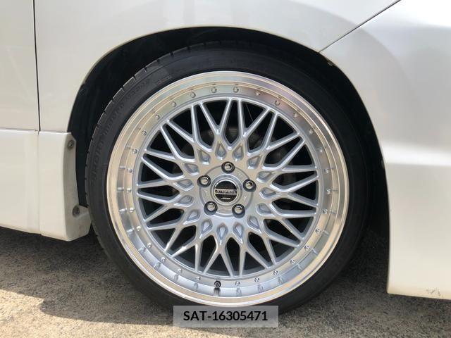 Toyota VELLFIRE 2012-03 223542-1