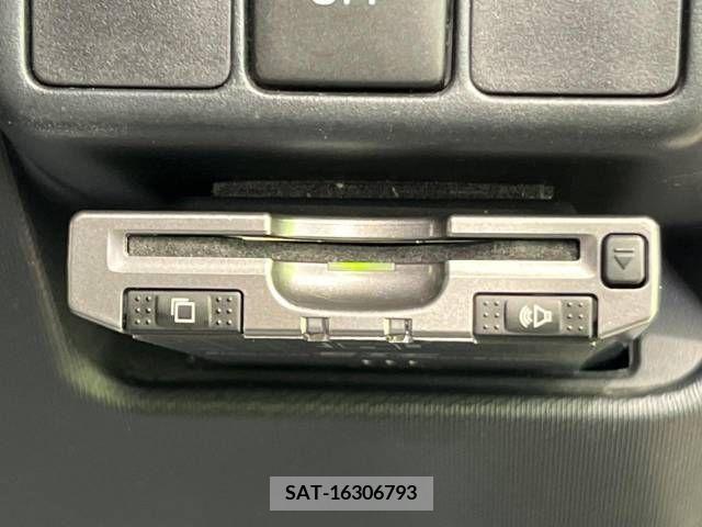 Toyota AQUA 2013-06 260129-6