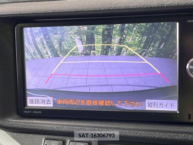 Toyota AQUA 2013-06 260129-3