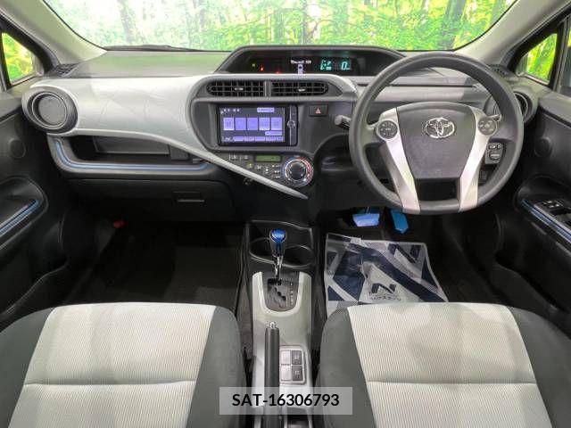 Toyota AQUA 2013-06 260129-1