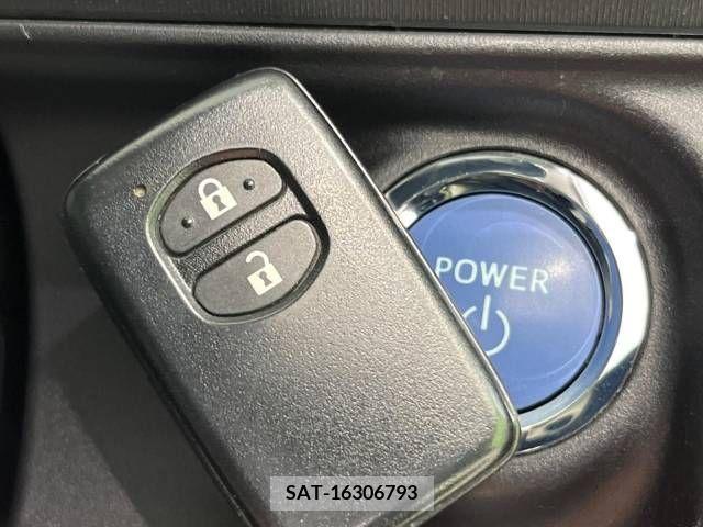 Toyota AQUA 2013-06 260129-8