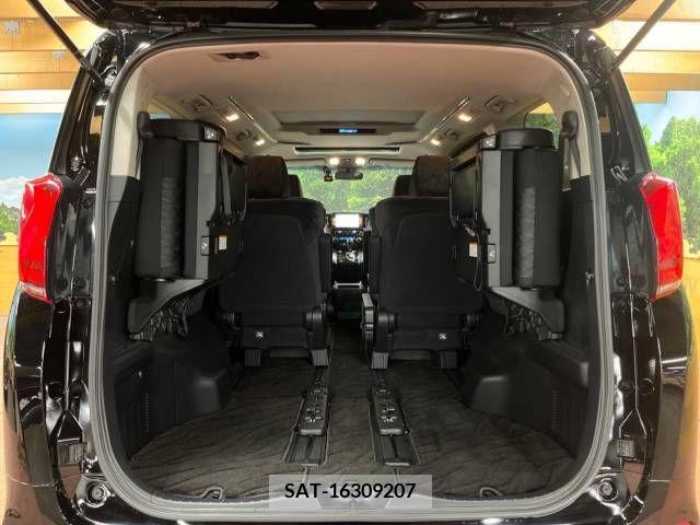 Toyota ALPHARD 2021-04 215842-11