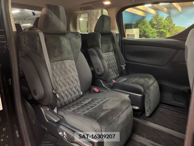 Toyota ALPHARD 2021-04 215842-9