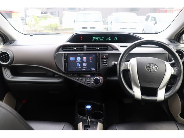 Toyota AQUA 2012-09 29257-11
