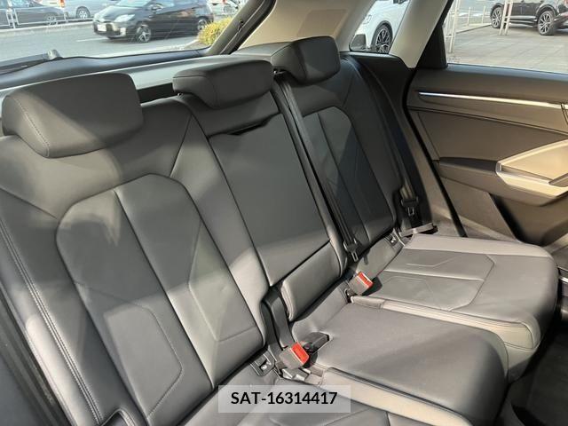 Audi Q3 2021-06 292831-15
