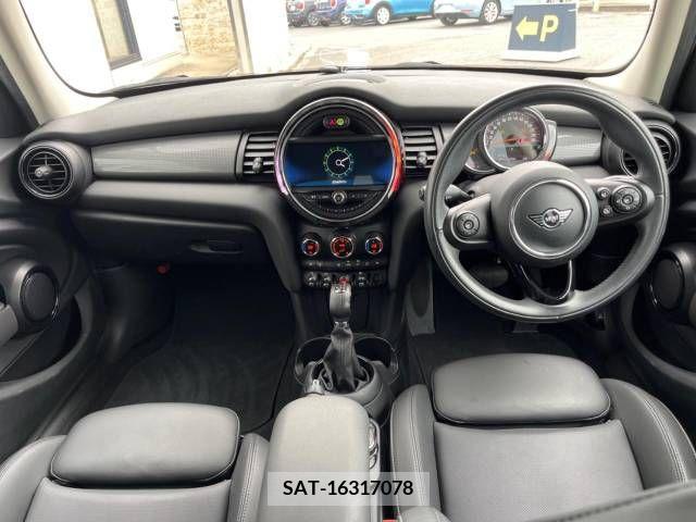 Bmw MINI 2019-10 382992-1