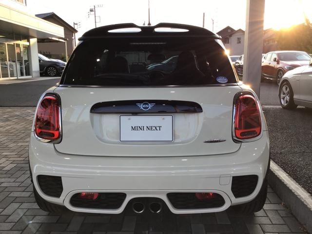 Bmw MINI 2019-04 11819-4