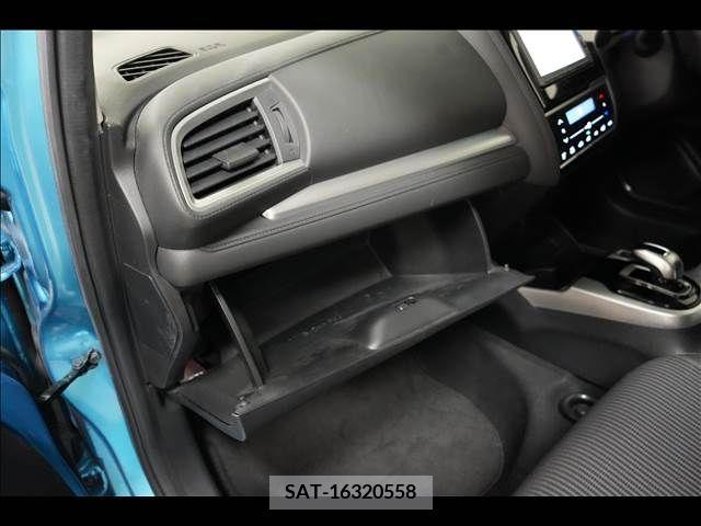 Honda FIT HYBRID 2017-11 304017-8