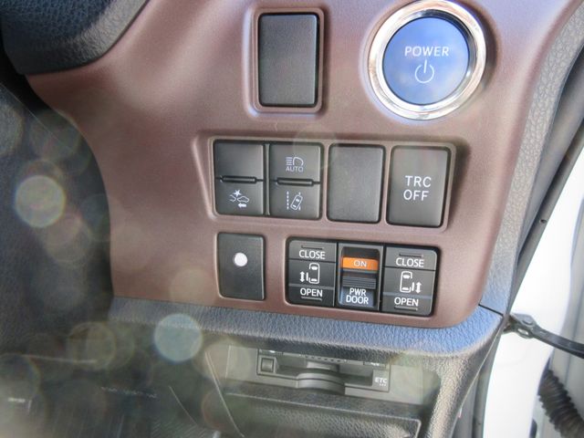 Toyota ESQUIRE 2020-01 23711-11