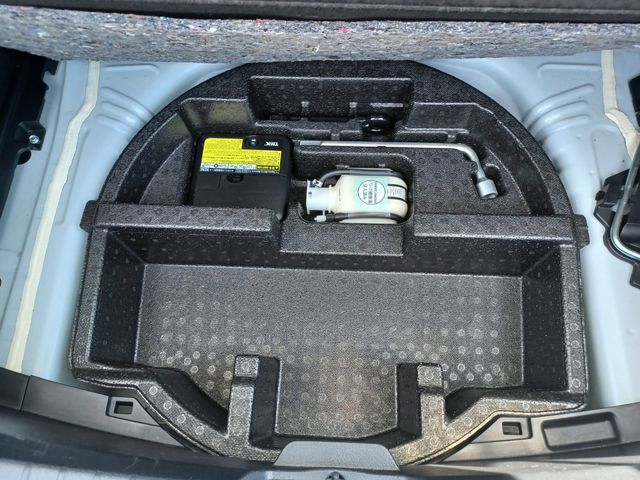 Toyota VITZ HYBRID 2018-08 5184-11