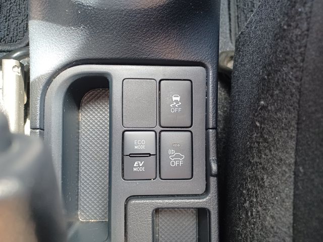 Toyota VITZ HYBRID 2018-08 5184-8
