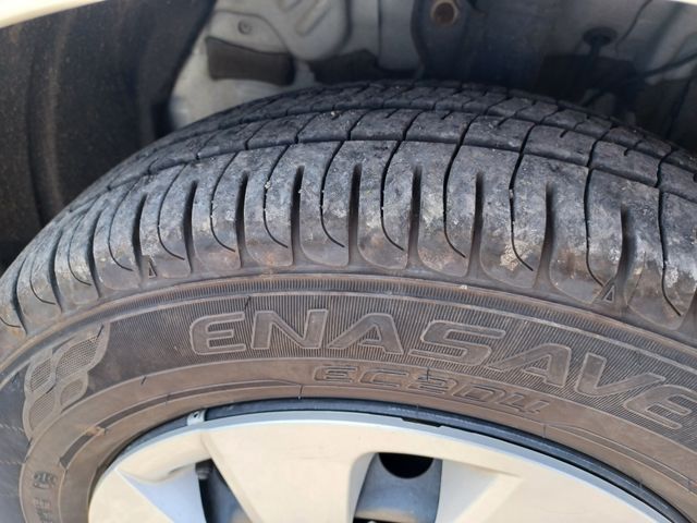 Toyota VITZ HYBRID 2018-08 5184-12