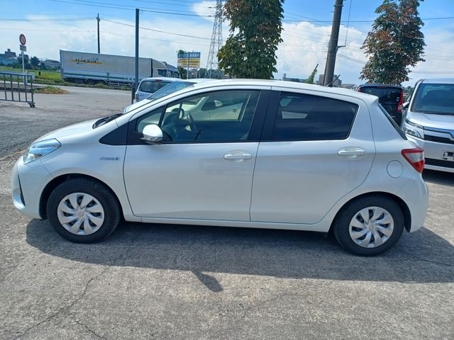Toyota VITZ HYBRID 2018-08 5184-4